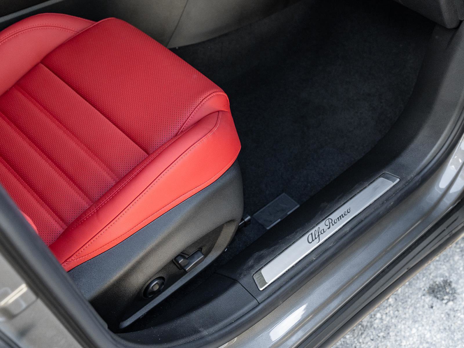 New 2026 Alfa Romeo Tonale Veloce w/ Quick Order Package 23H Volce image 28