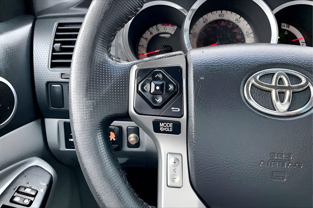 Used 2014 Toyota Tacoma PreRunner w/ SR5 Package RWD image 10