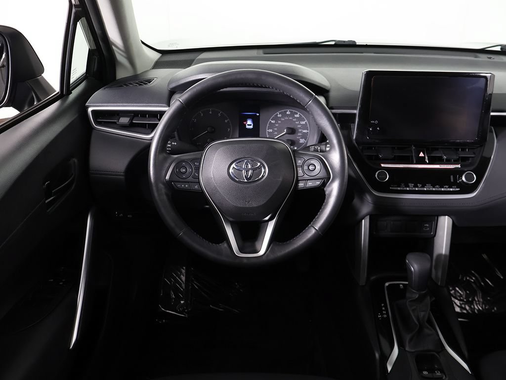 Used 2023 Toyota Corolla Cross LE FWD image 32