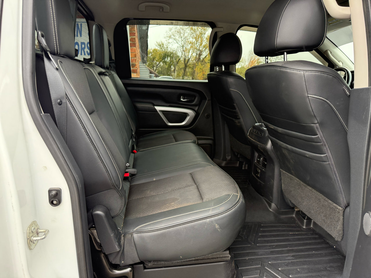 Used 2017 Nissan Titan PRO-4X image 23
