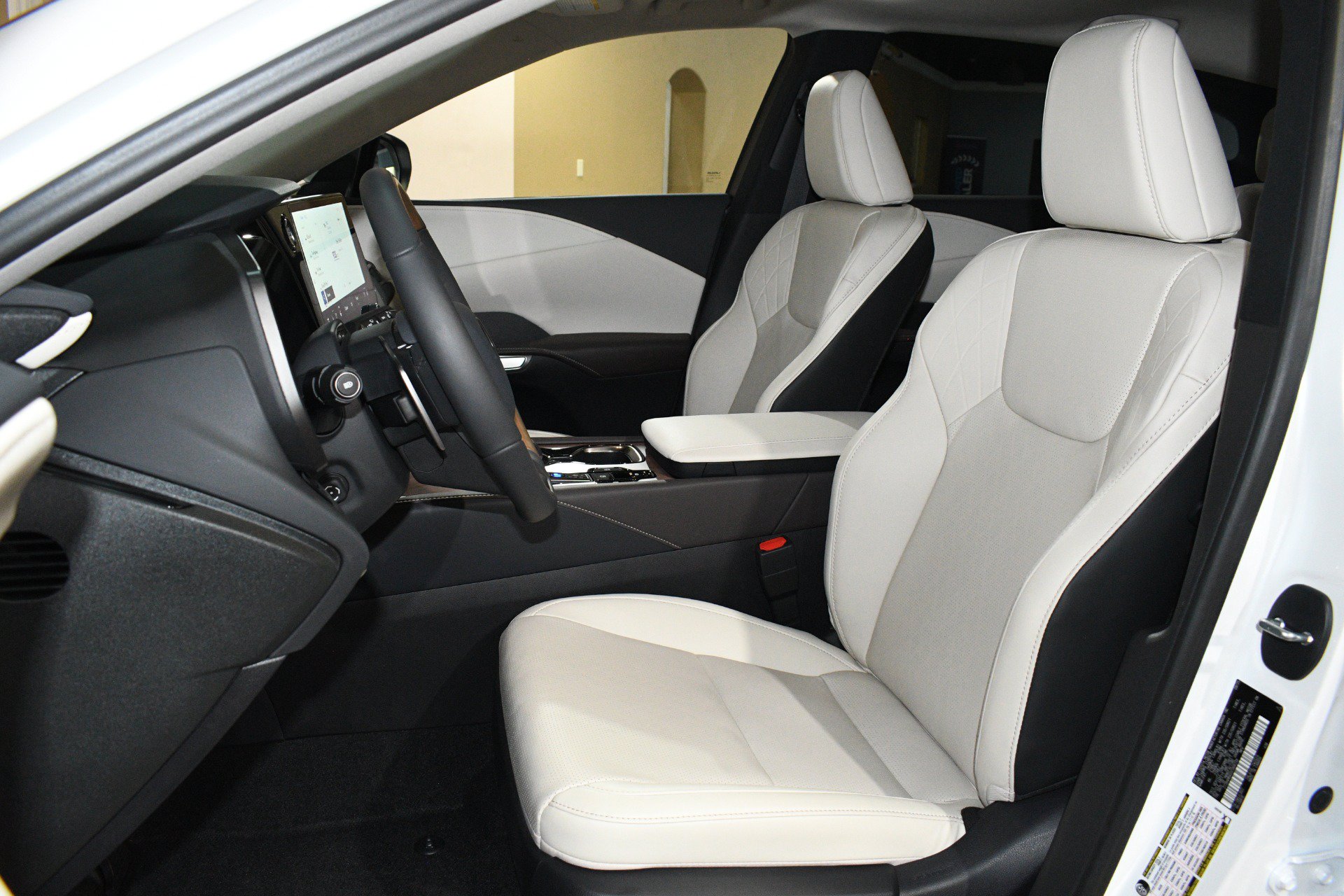Used 2025 Lexus RX 350 Premium Plus w/ Convenience Package FWD image 7