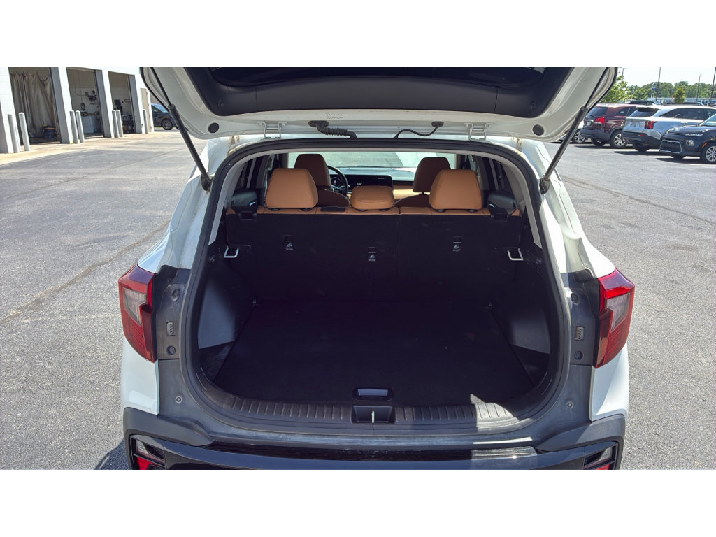 Used 2025 Kia Seltos EX w/ EX Sunroof Package FWD image 9