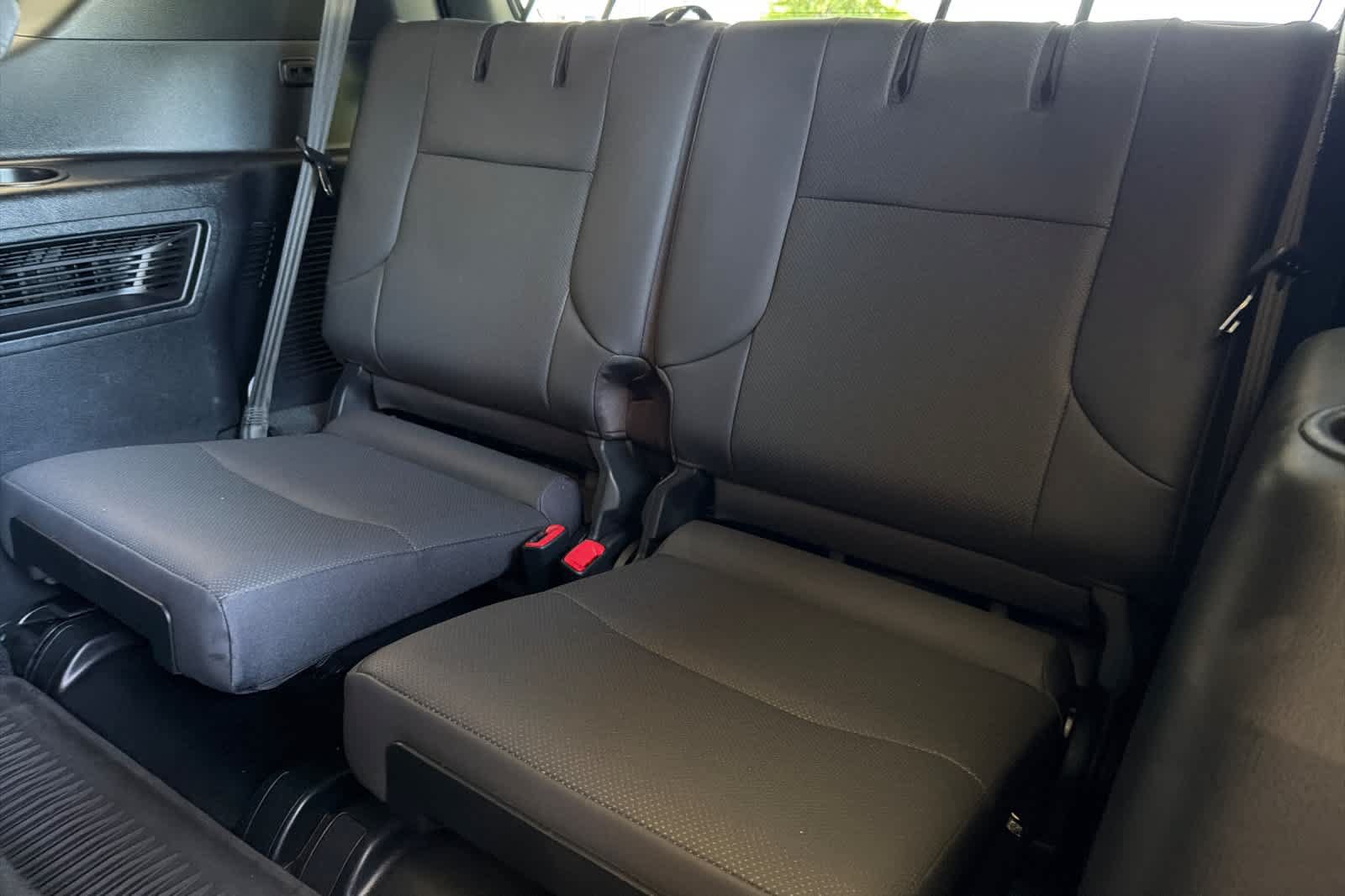 Used 2022 Lexus GX 460 Premium w/ Premium Package AWD/4WD image 15
