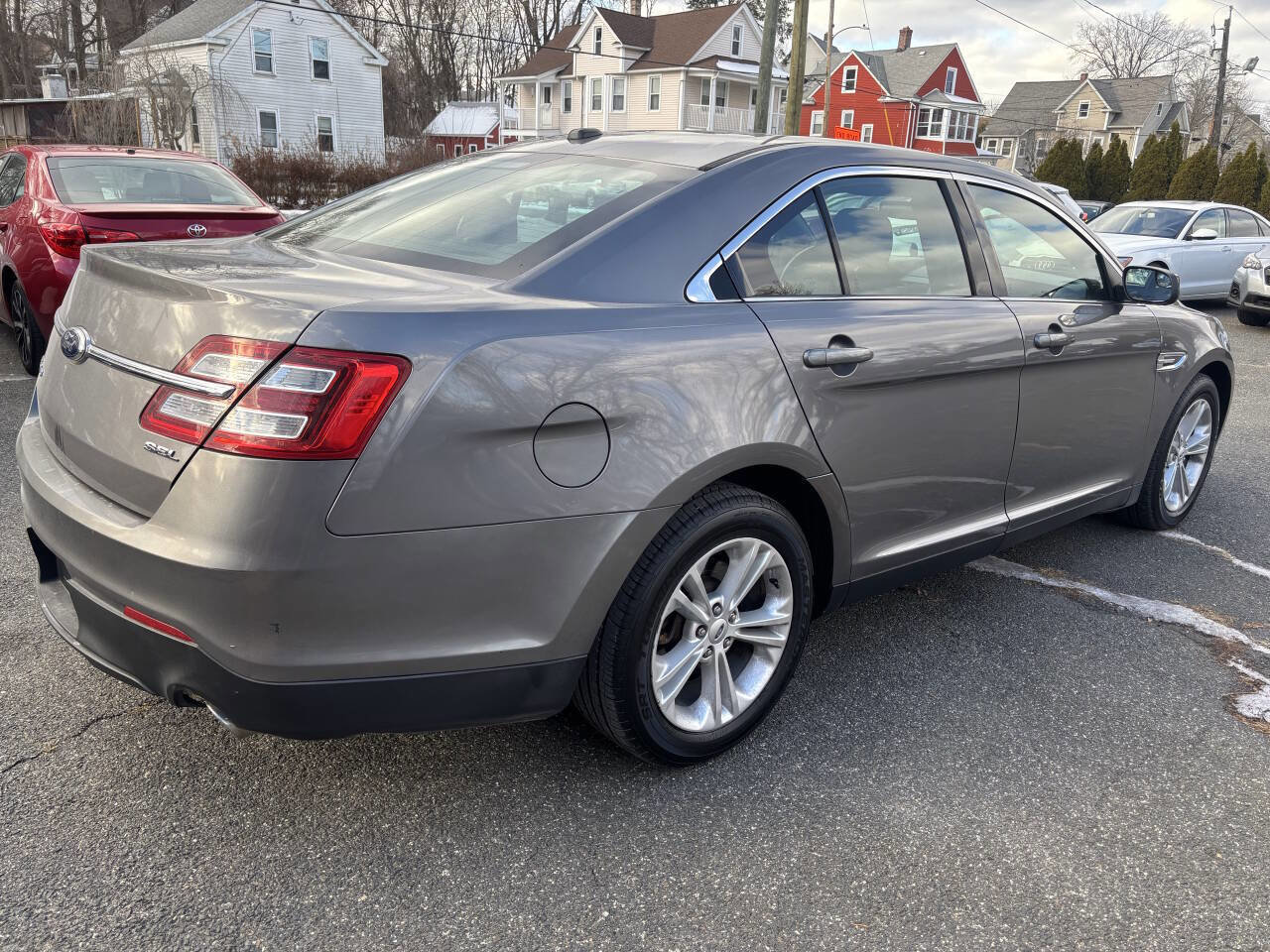 Used 2014 Ford Taurus SEL image 5