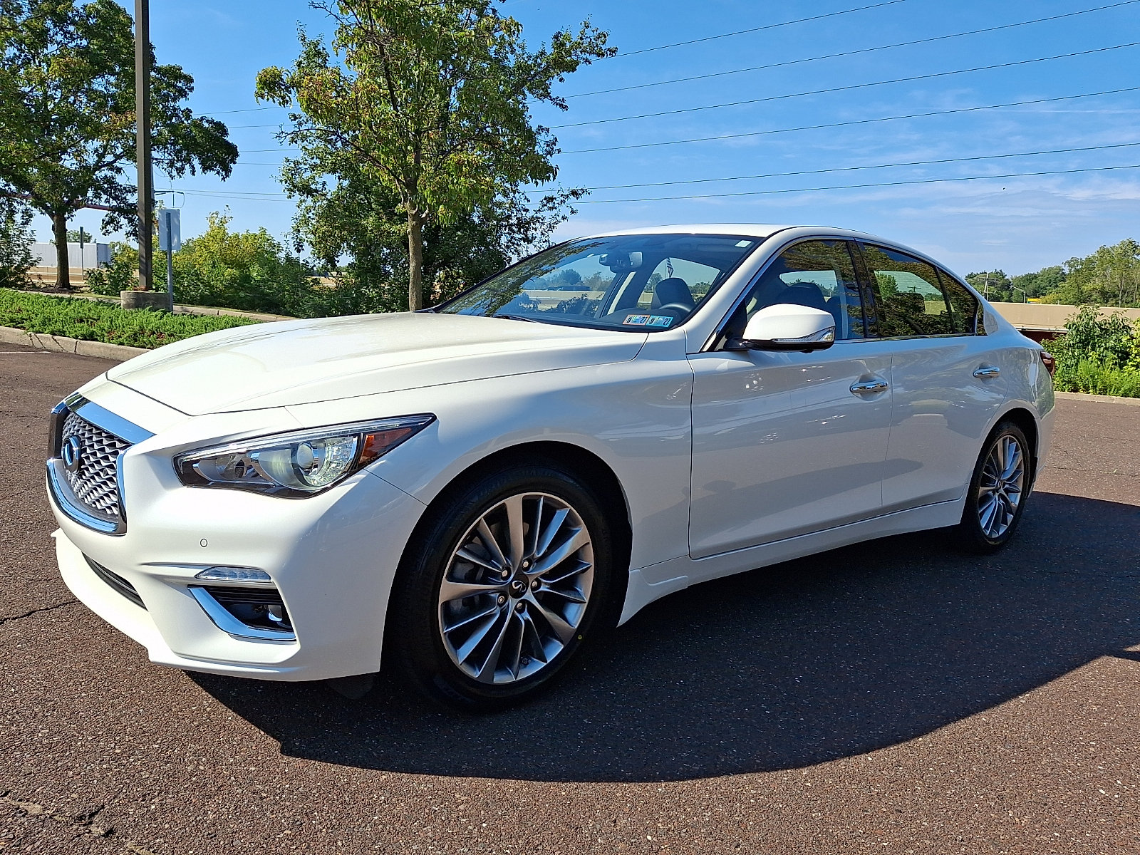 Certified 2023 INFINITI Q50 Luxe w/ Cargo Package AWD/4WD image 3