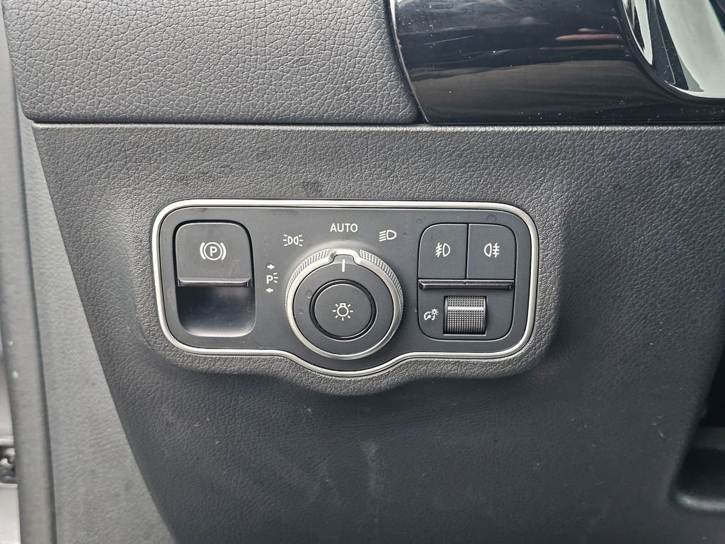 Used 2025 Mercedes-Benz GLA 250 4MATIC image 30