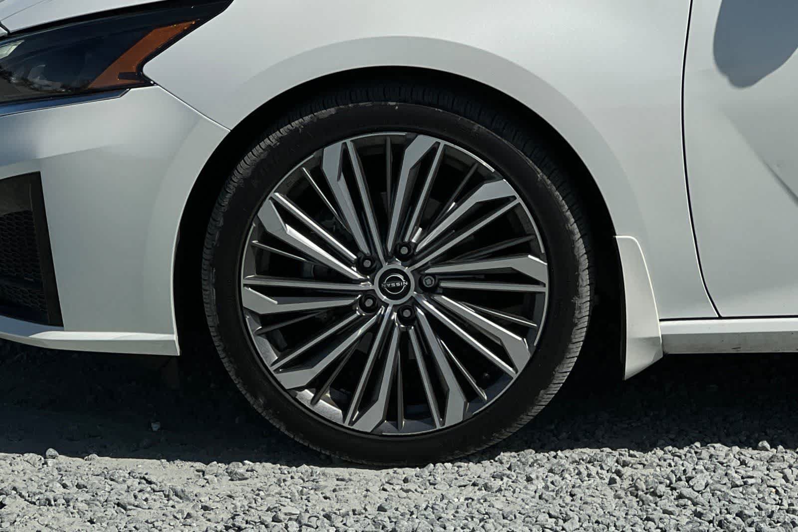 Certified 2023 Nissan Altima 2.5 SL FWD image 12
