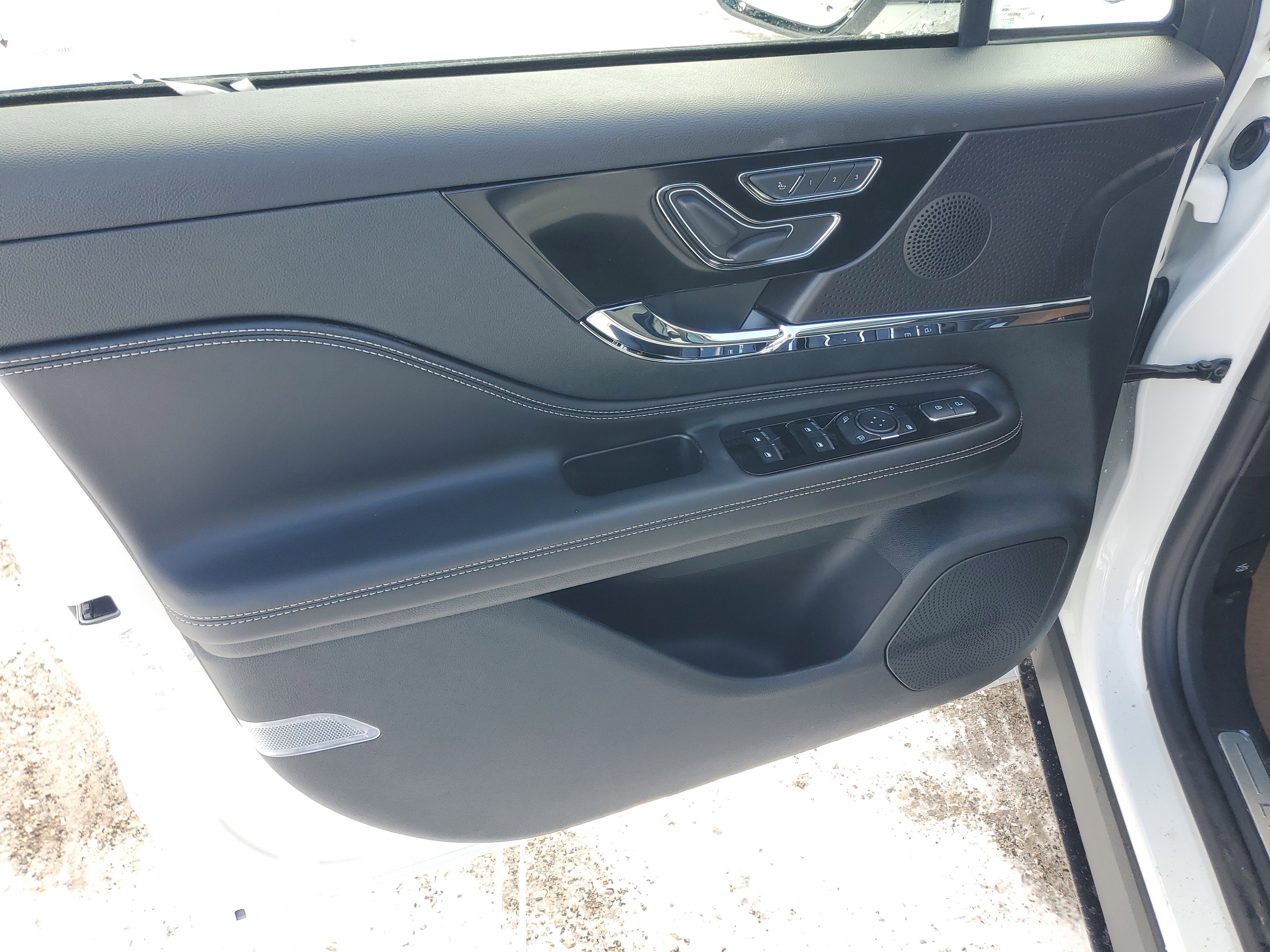 New 2026 Lincoln Corsair Premiere image 8