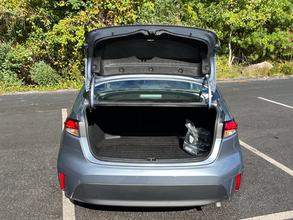 Used 2024 Toyota Corolla LE FWD image 23