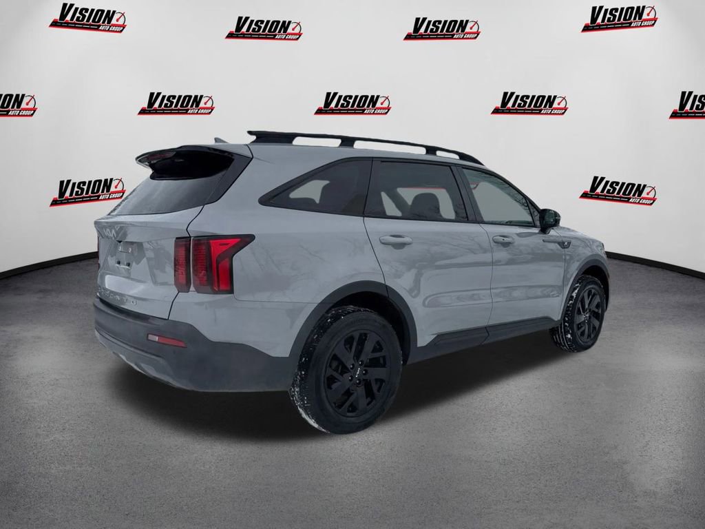 Certified 2022 Kia Sorento S w/ Panoramic Sunroof Package image 5