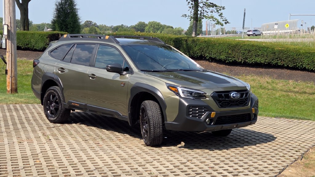 Used 2025 Subaru Outback Wilderness w/ Wilderness Package AWD/4WD image 4