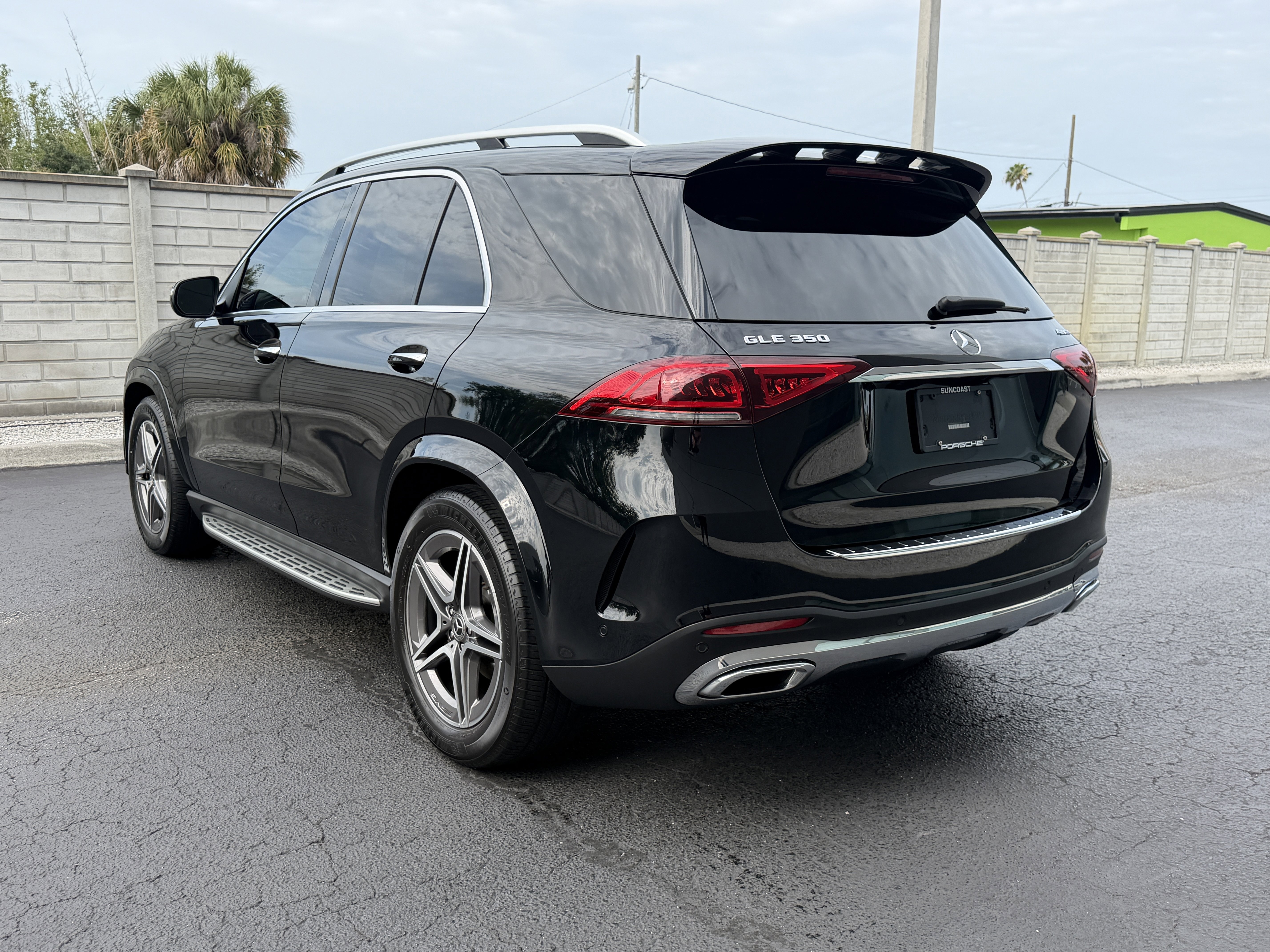 Used 2021 Mercedes-Benz GLE 350 4MATIC image 3
