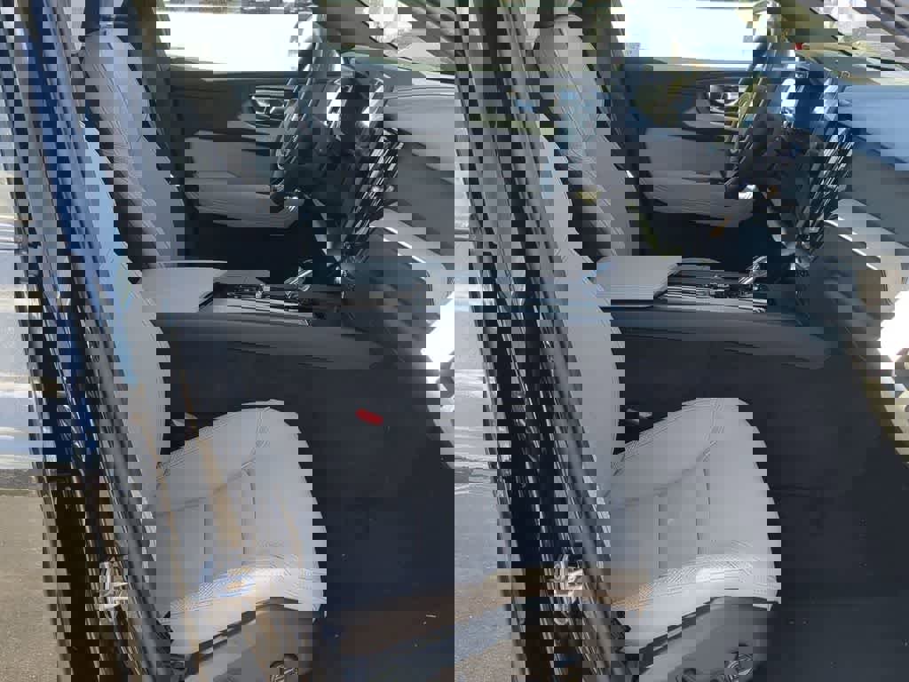 New 2026 Volvo XC60 T8 Plus w/ Protection Package Premier image 20