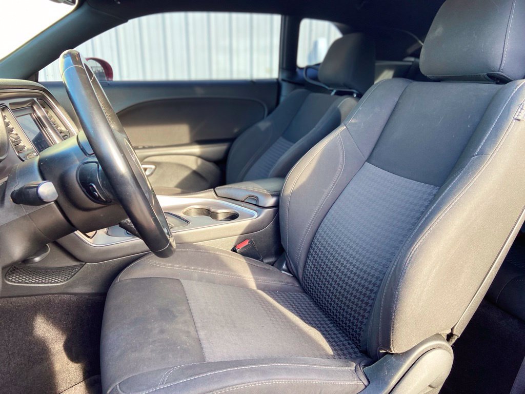 Used 2019 Dodge Challenger SXT RWD image 13