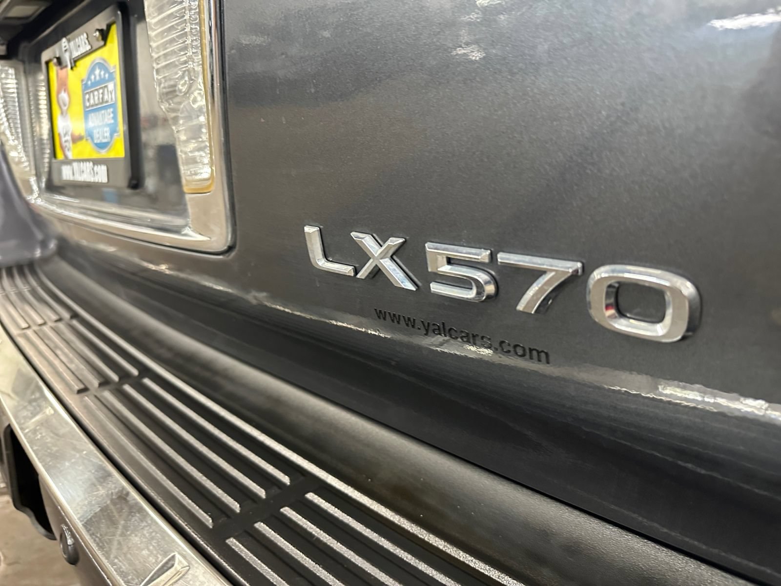 Used 2013 Lexus LX 570 4WD w/ Luxury Pkg image 40