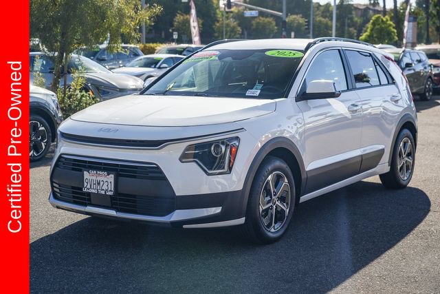 Certified 2025 Kia Niro EX FWD image 6