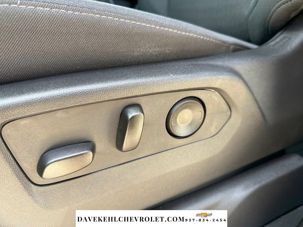 Used 2025 Chevrolet Silverado 1500 LT AWD/4WD image 13