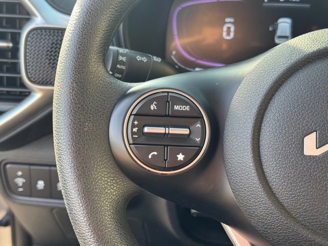Certified 2025 Kia Soul LX FWD image 27