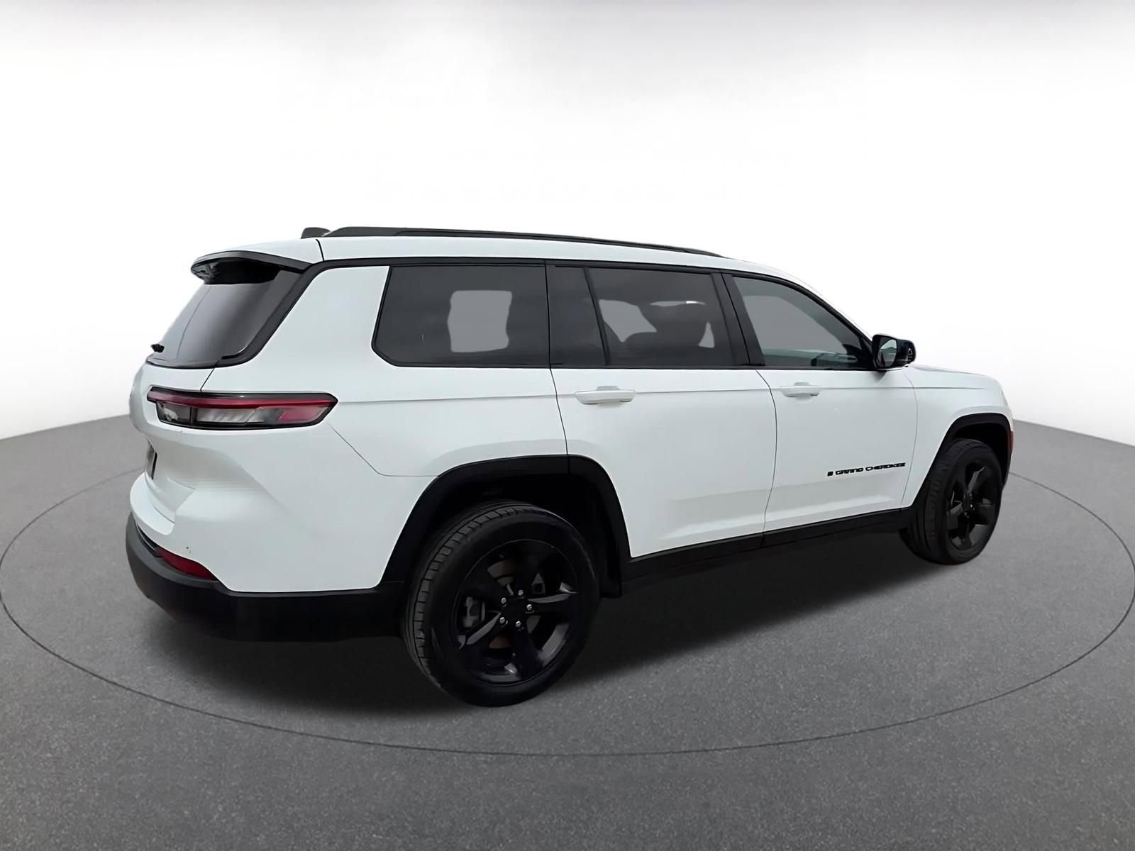 Used 2023 Jeep Grand Cherokee L Laredo AWD/4WD image 15