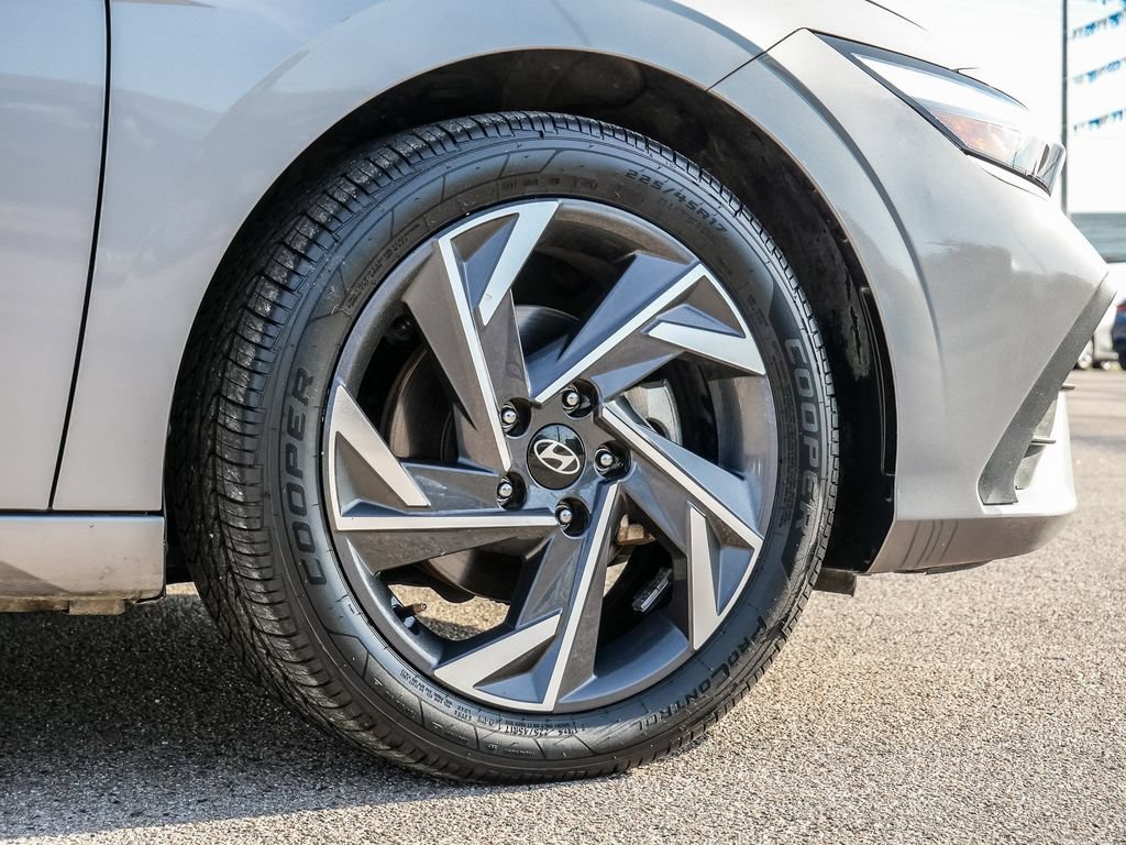 Used 2025 Hyundai Elantra Sport FWD image 61