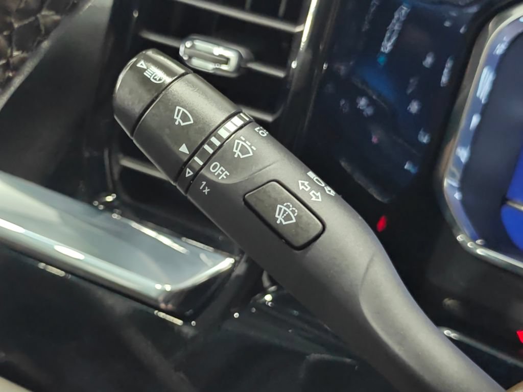 Used 2023 Chevrolet Silverado 1500 LT AWD/4WD image 41
