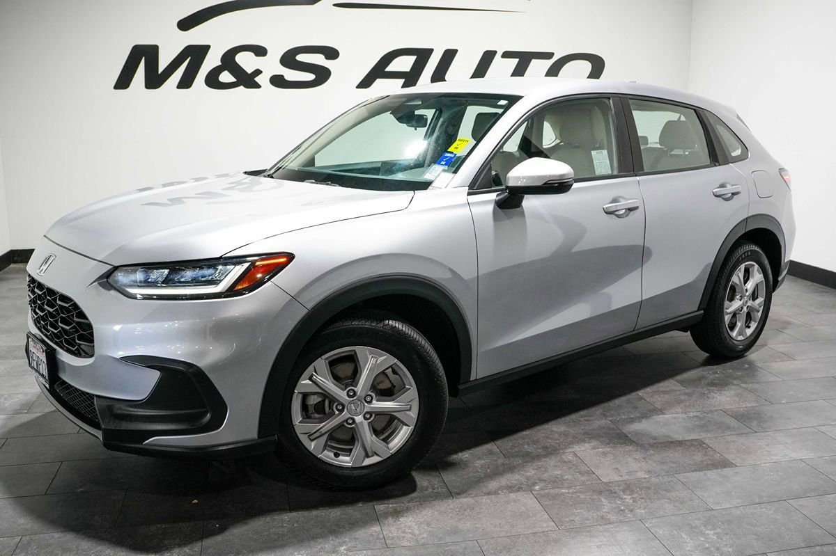 Used 2023 Honda HR-V LX image 2