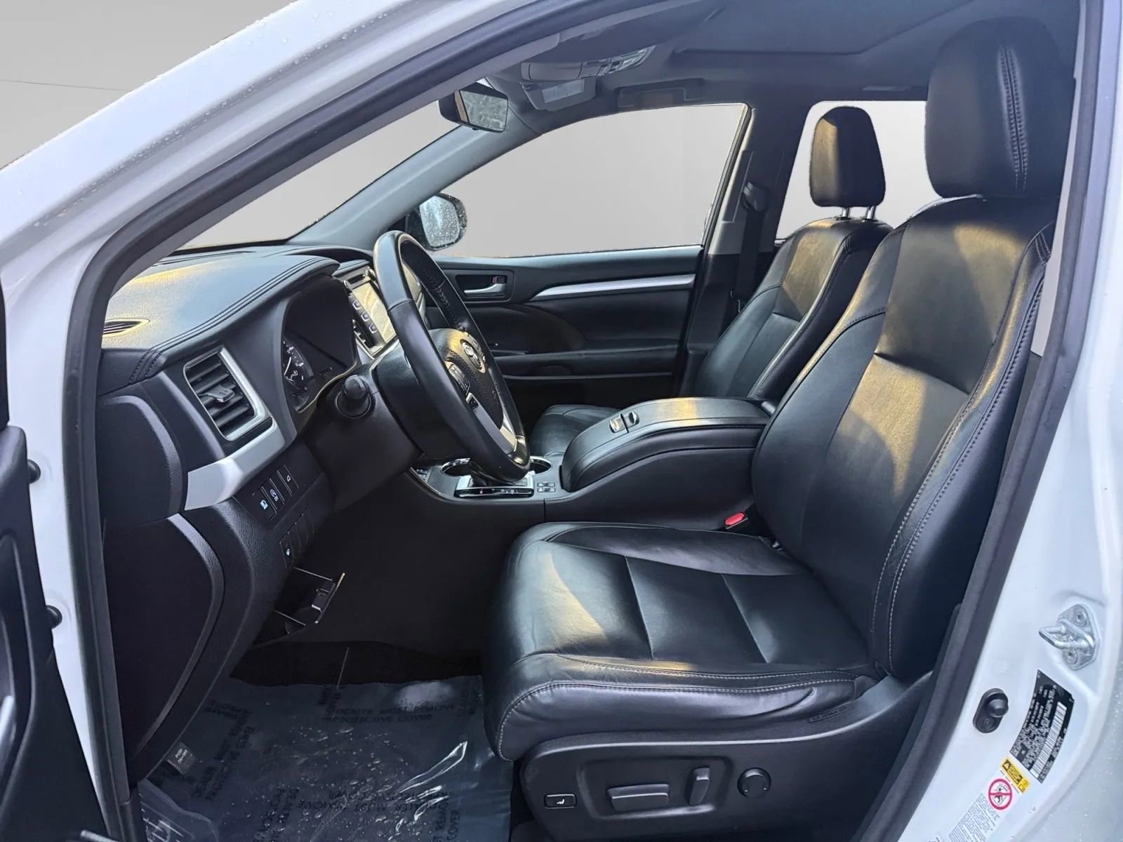 Used 2018 Toyota Highlander XLE image 13