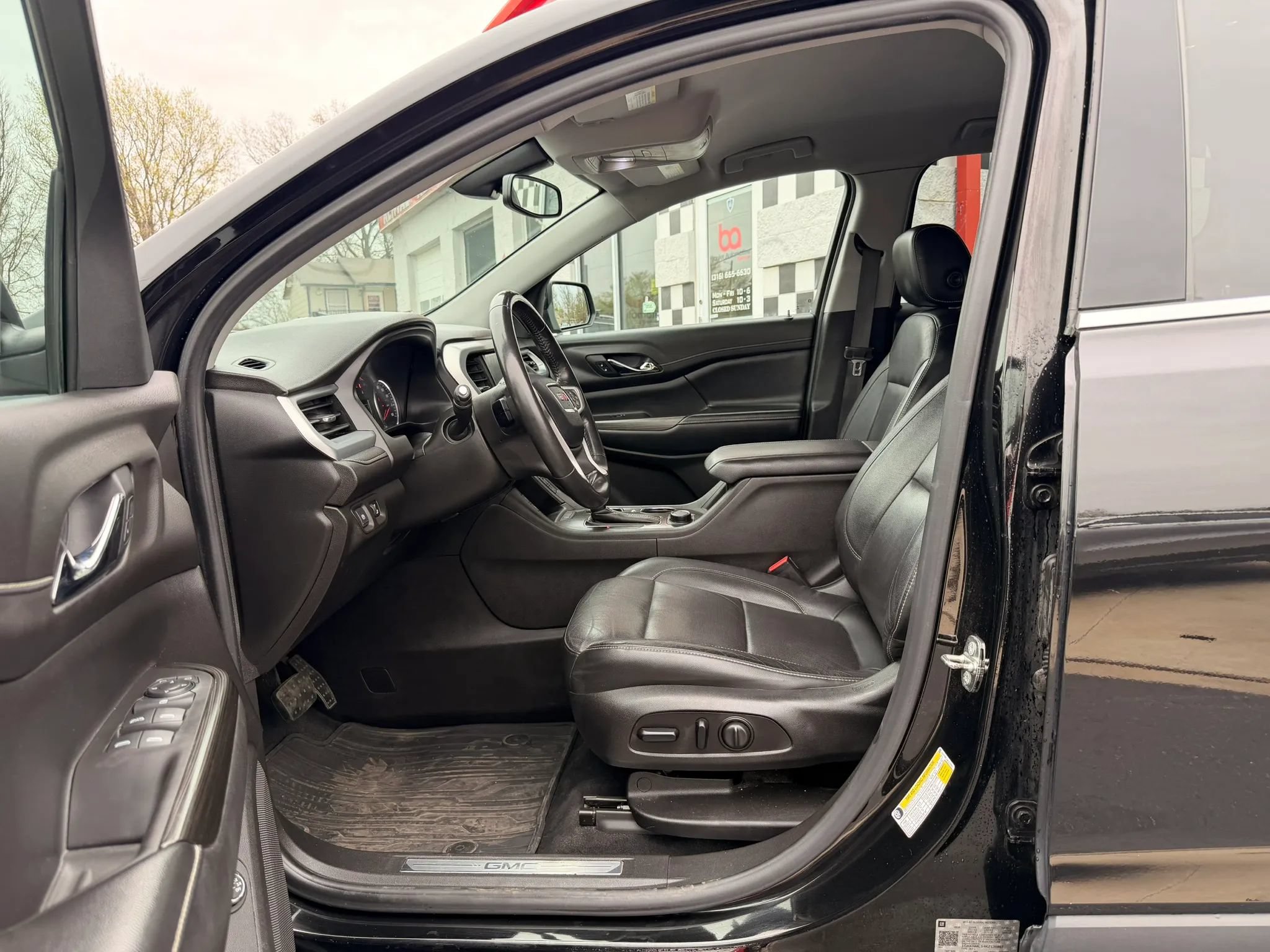 Used 2019 GMC Acadia SLT FWD image 11