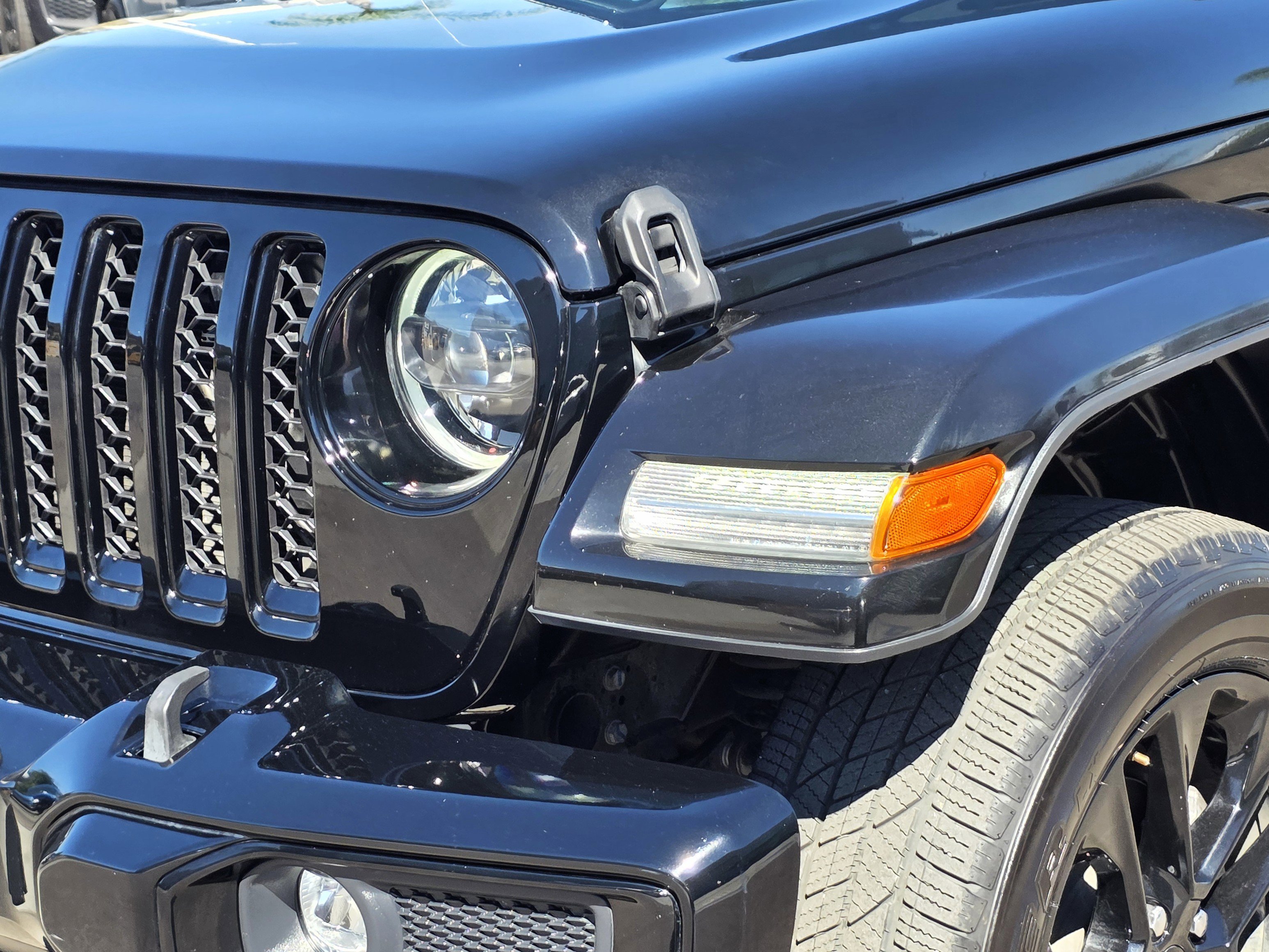 Certified 2023 Jeep Gladiator Overland image 8