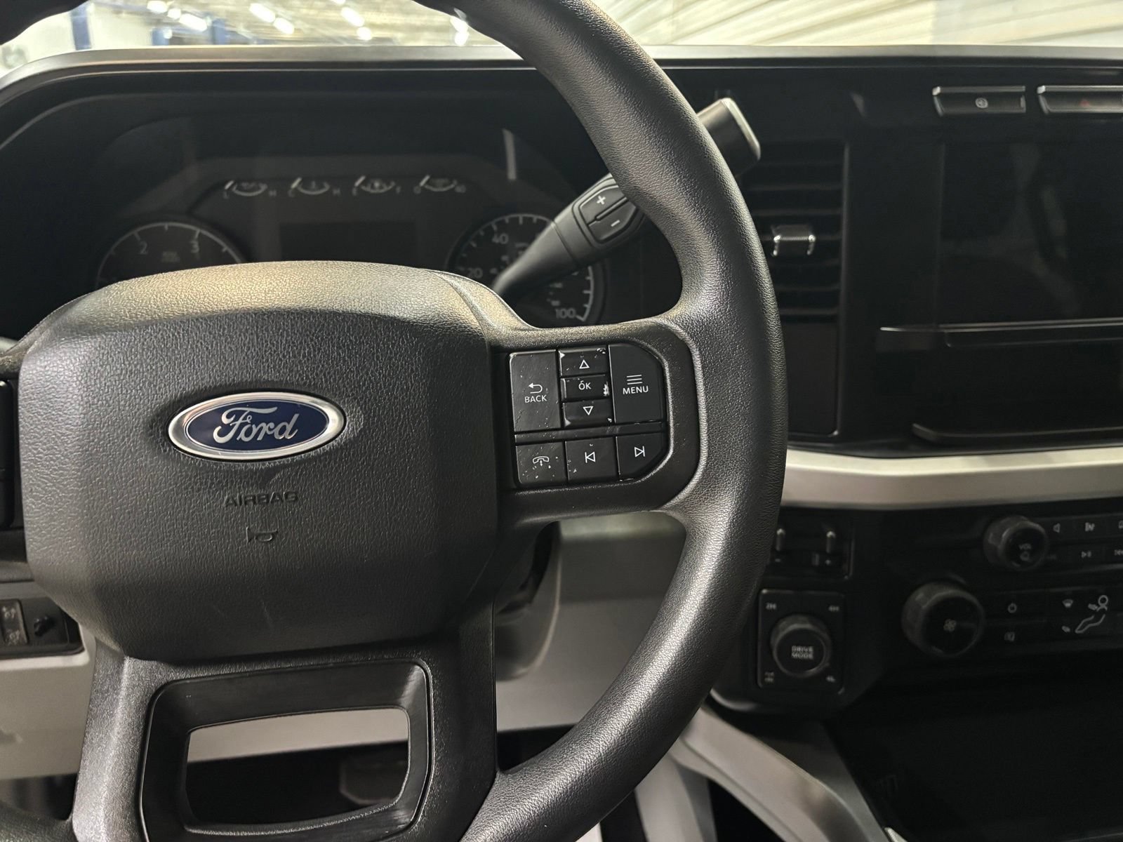 Used 2023 Ford F250 XLT w/ FX4 Off-Road Package AWD/4WD image 13
