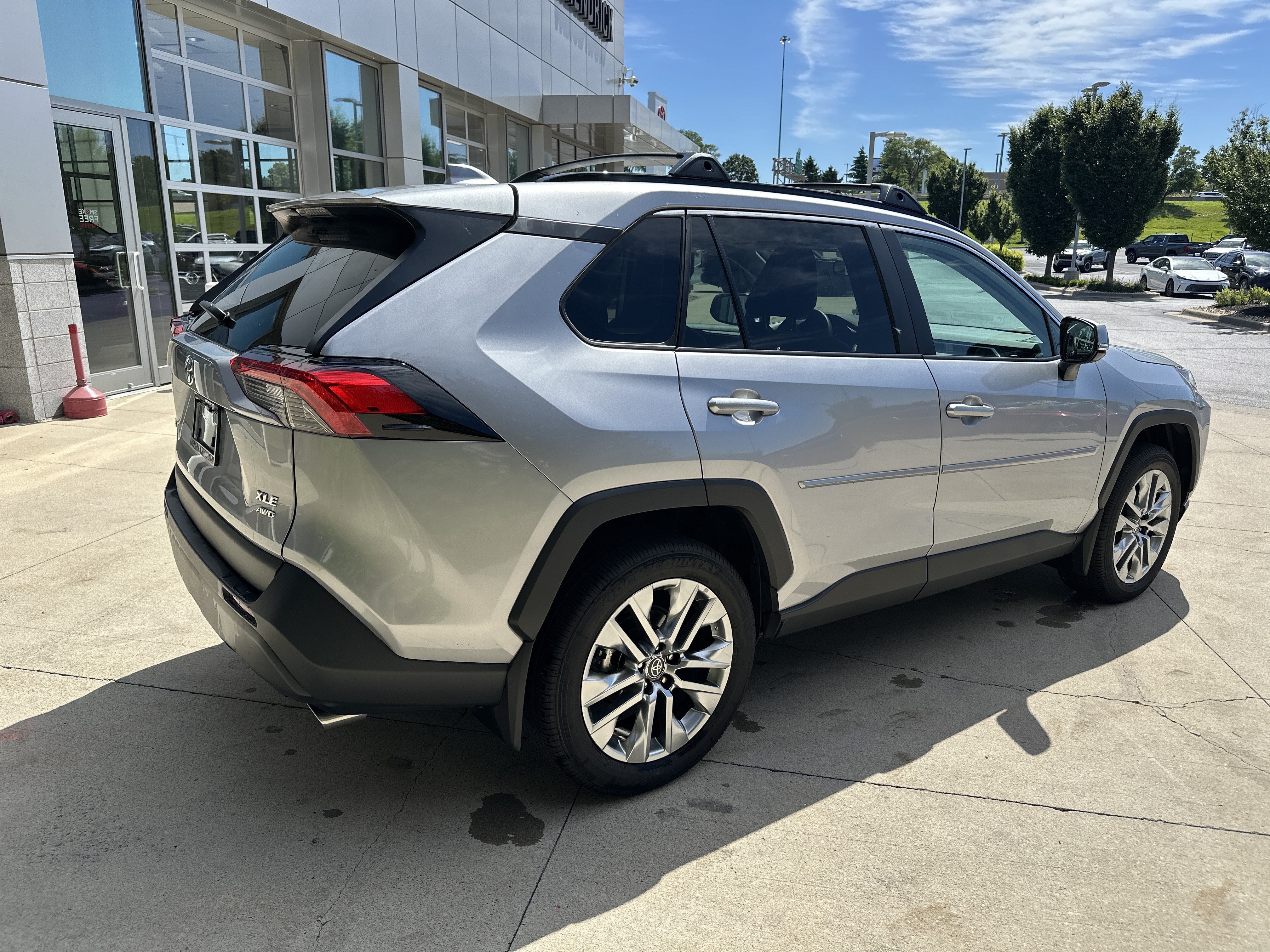 Used 2025 Toyota RAV4 XLE Premium w/ Weather Package AWD/4WD image 6
