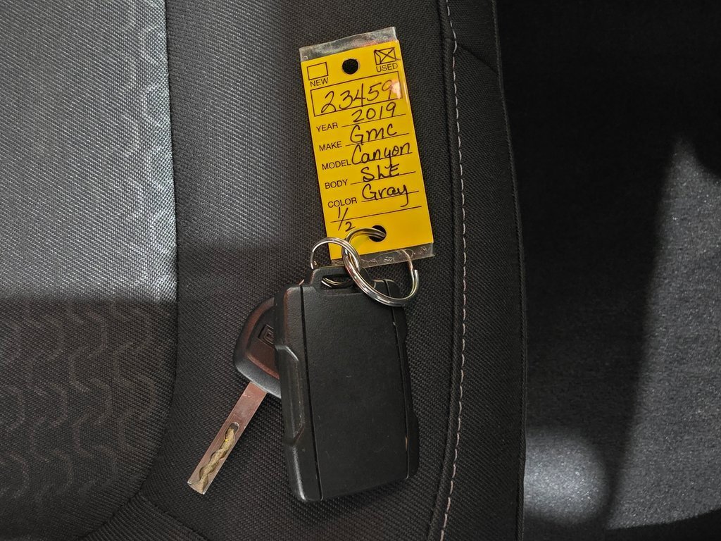 Used 2019 GMC Canyon SLE image 43