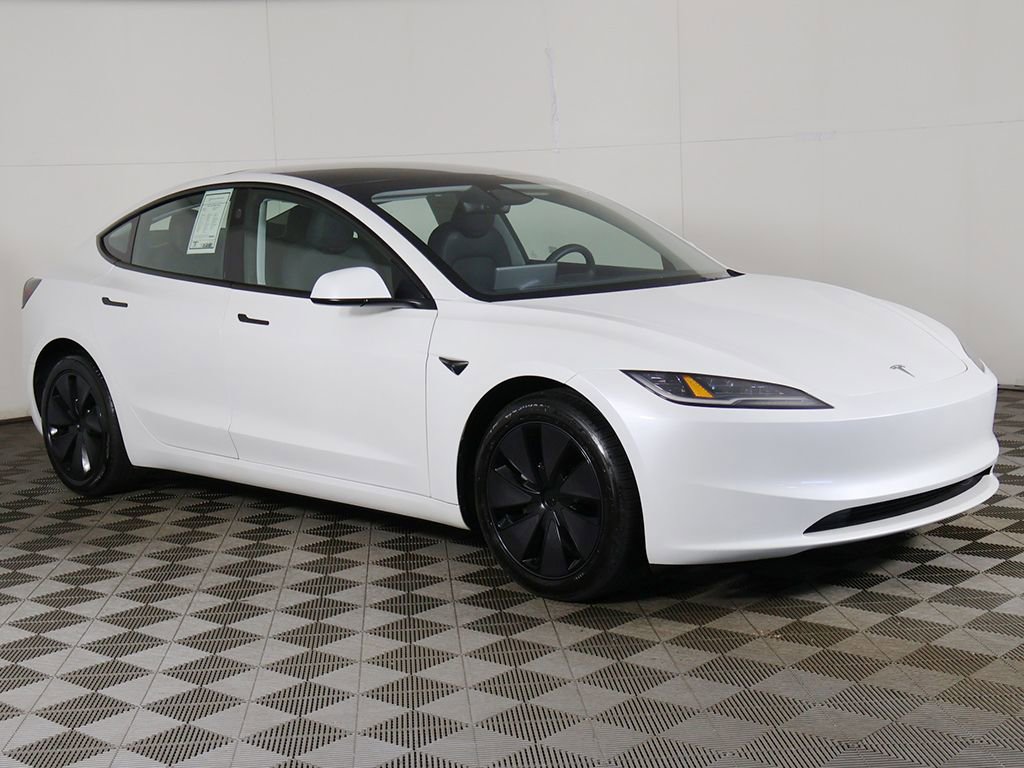 Used 2024 Tesla Model 3 Standard Range RWD image 2