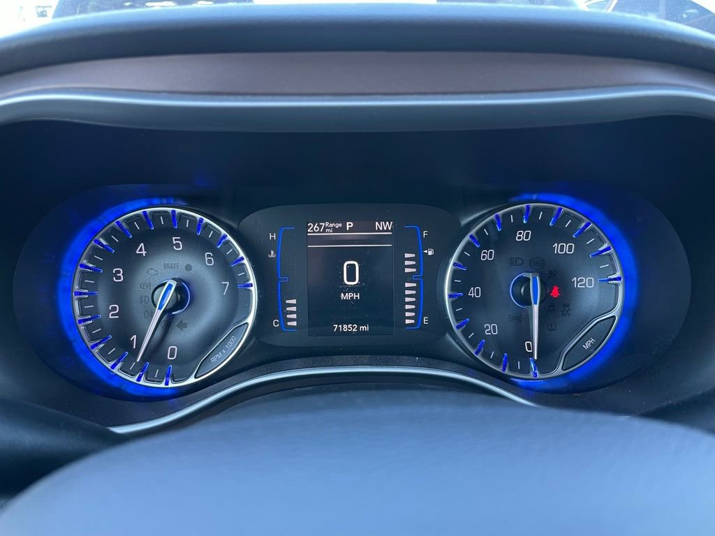 Used 2024 Chrysler Voyager LX image 10
