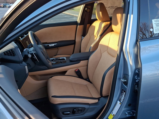 Used 2024 Lexus RZ 450e Premium image 8