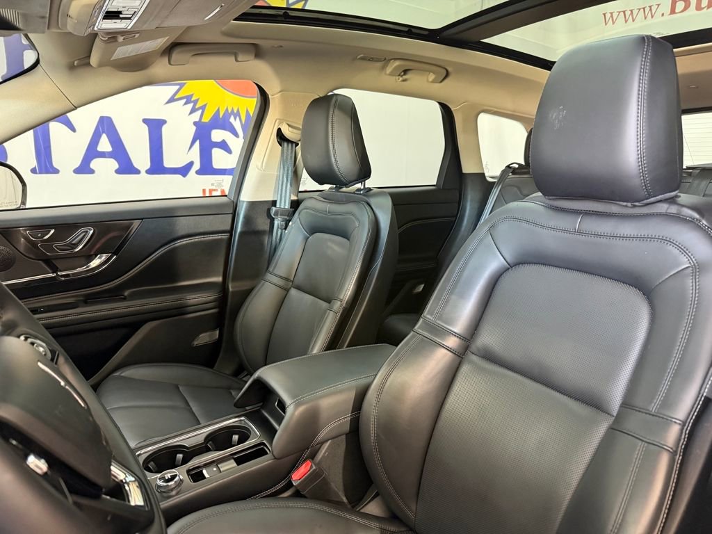 Used 2025 Lincoln Corsair AWD w/ Equipment Group 101A image 9