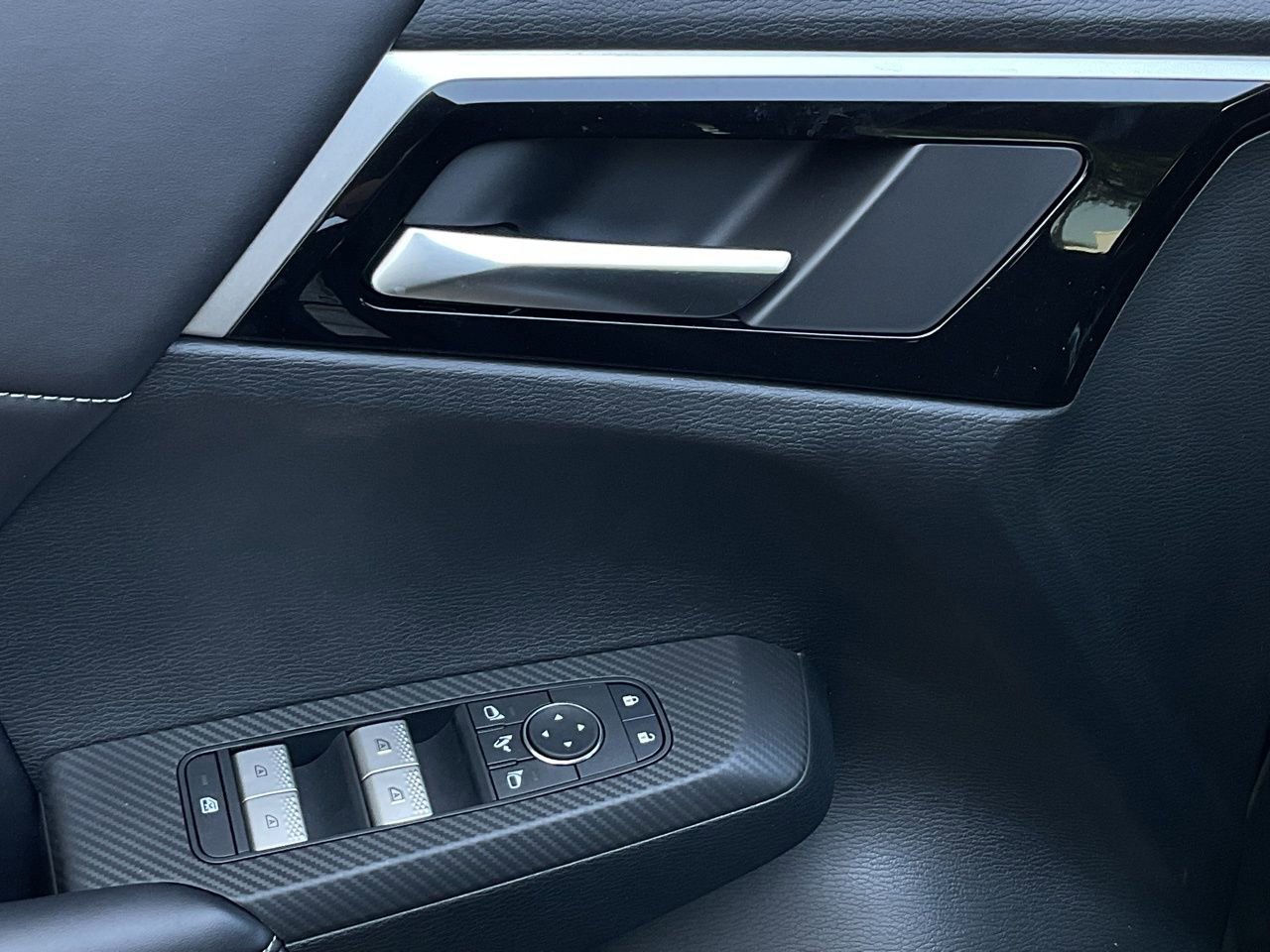 New 2026 Nissan Rogue SL image 11