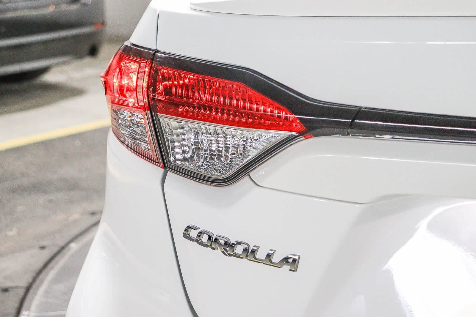 Certified 2024 Toyota Corolla SE w/ SE Package FWD image 12