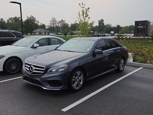 Used 2015 Mercedes-Benz E 250 BlueTEC Sedan image 3