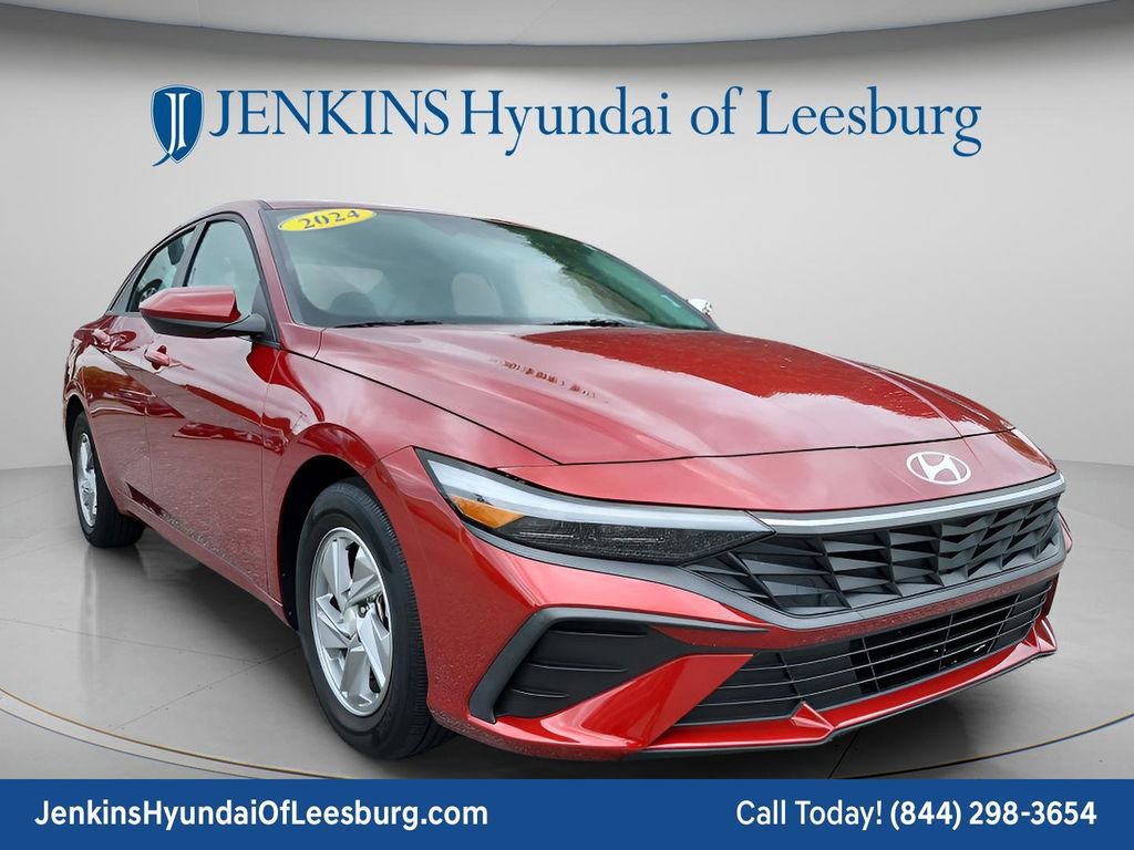Certified 2024 Hyundai Elantra SE FWD image 12