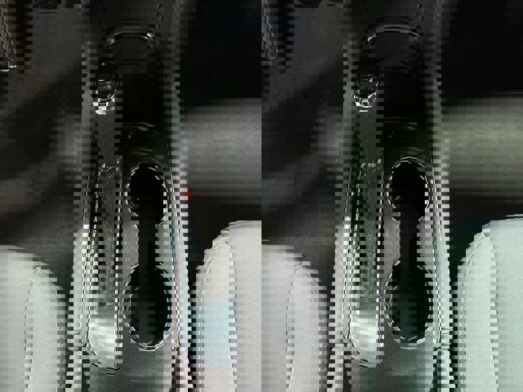 Used 2018 Chevrolet Malibu LT image 30