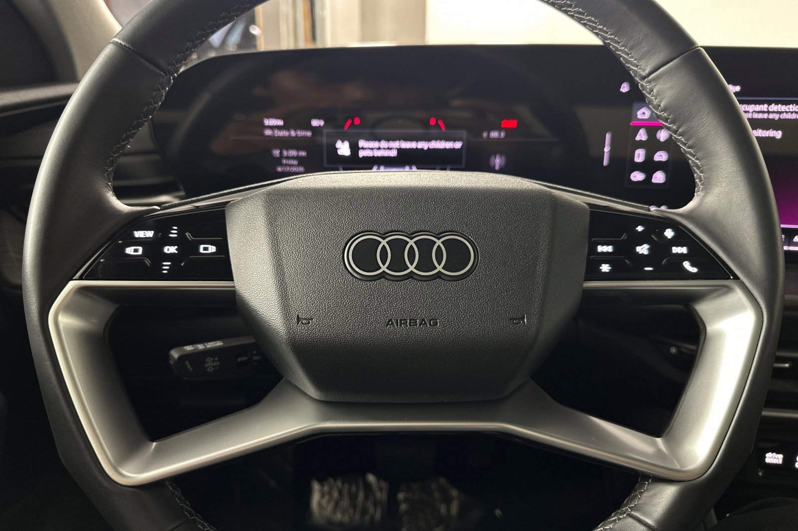 Used 2025 Audi Q5 Premium w/ 19" Wheel Package image 23