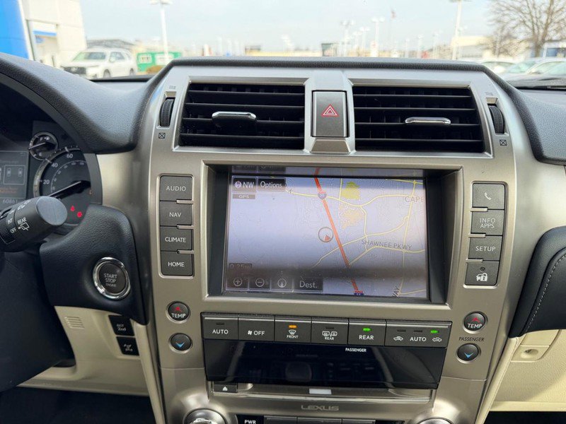 Used 2020 Lexus GX 460 Premium w/ Premium Package image 16