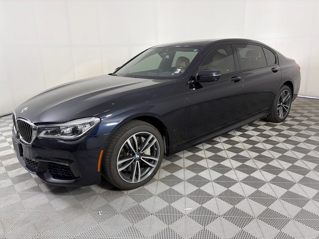 Used 2017 BMW 750i xDrive AWD/4WD image 3