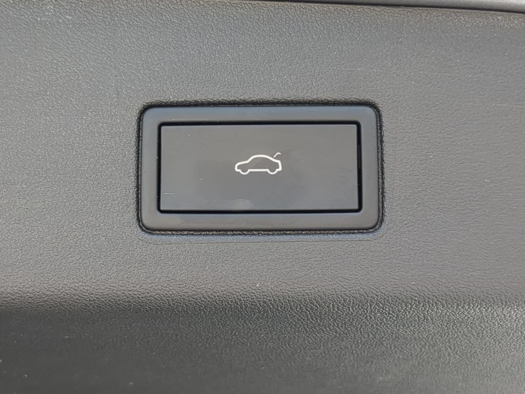Used 2023 Volkswagen ID.4 Pro S RWD image 10