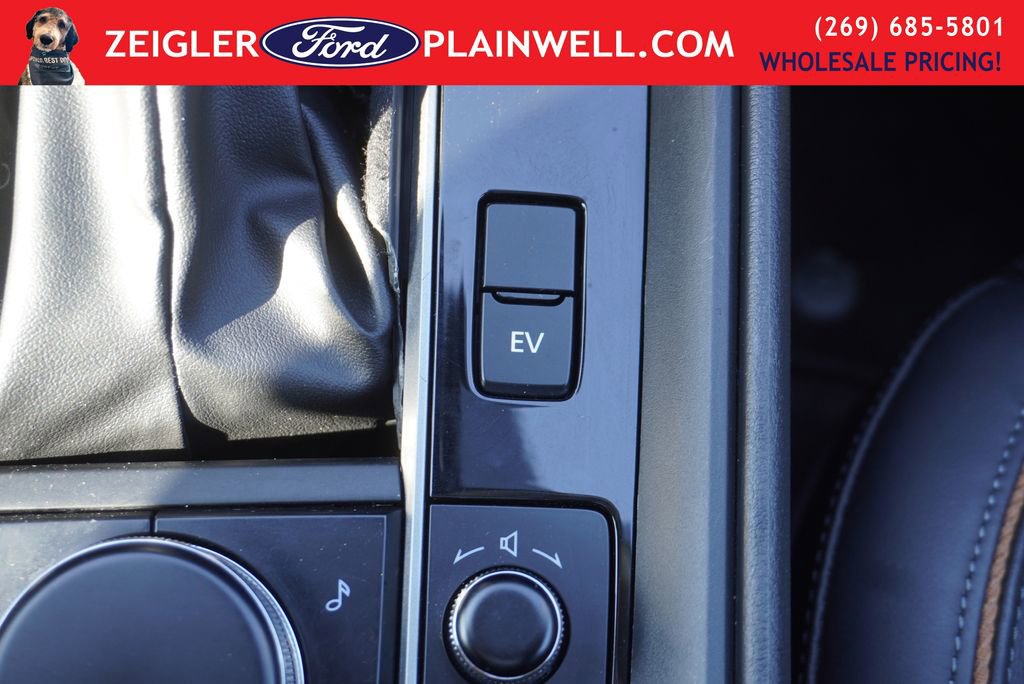 Used 2025 MAZDA CX-50 AWD 2.5 Hybrid w/ Premium Pkg image 24