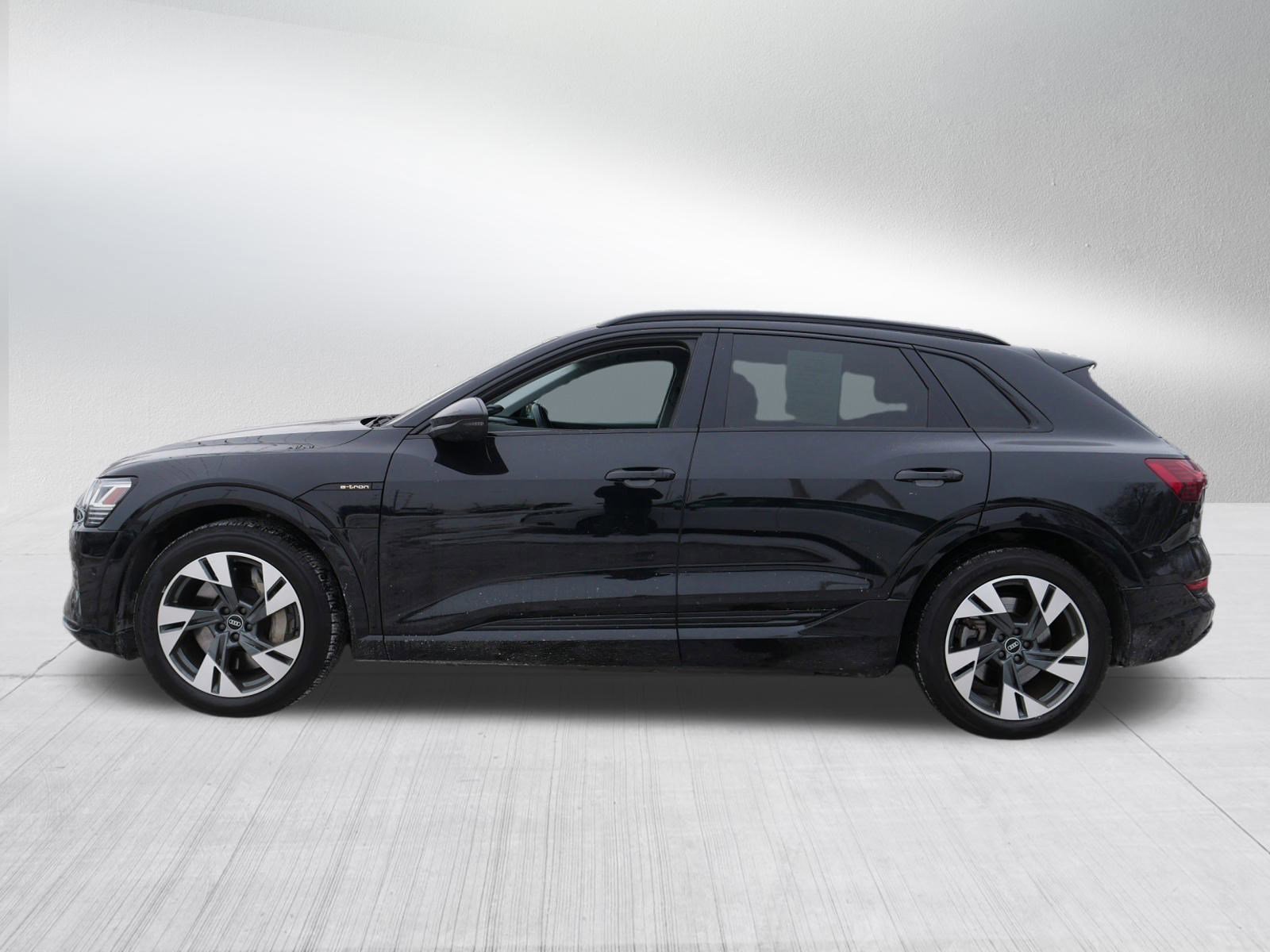 Used 2021 Audi e-tron Premium w/ Convenience Plus Package image 4
