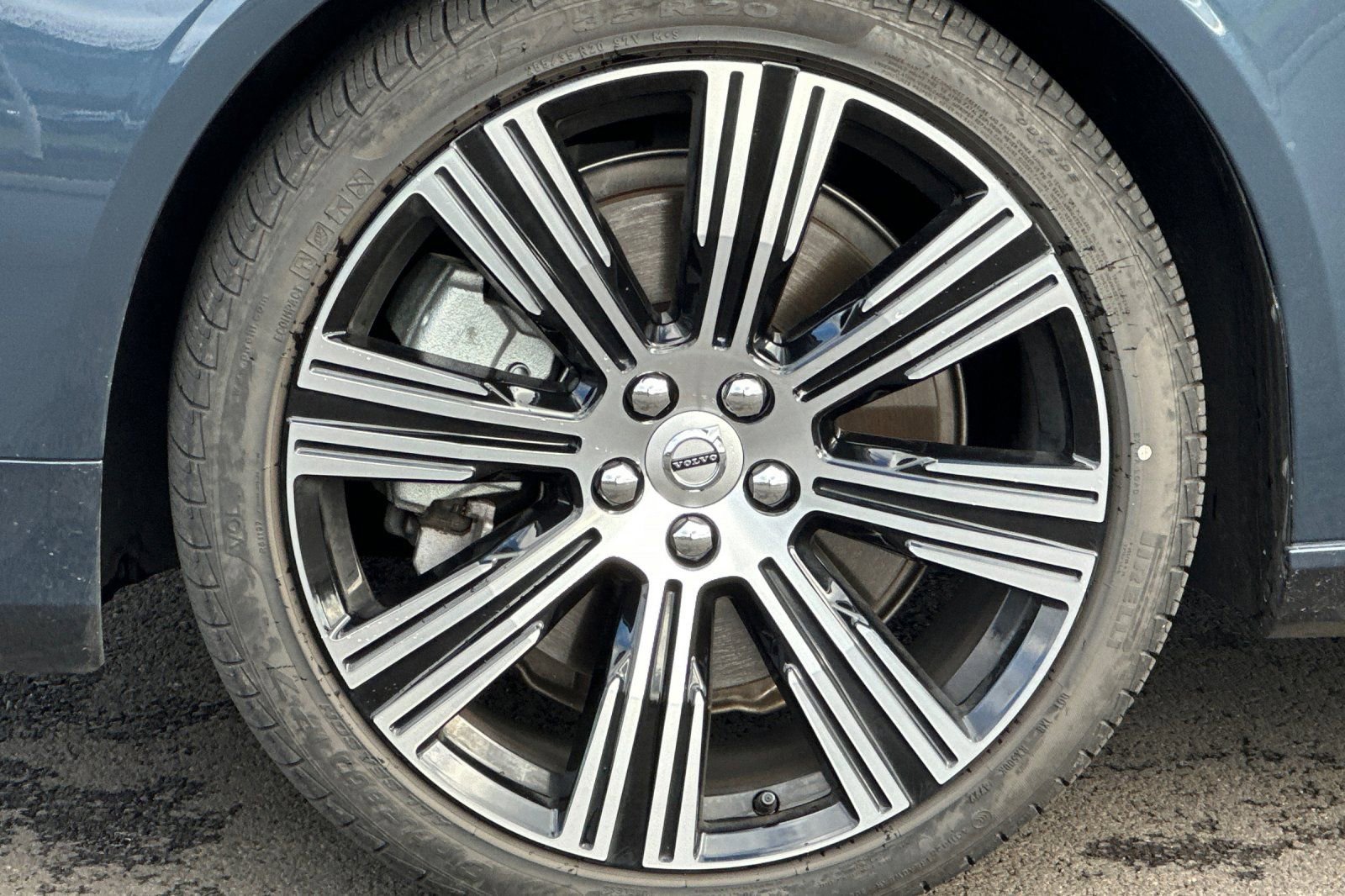 Used 2025 Volvo S90 B6 Plus w/ Protection Package Premier AWD/4WD image 32