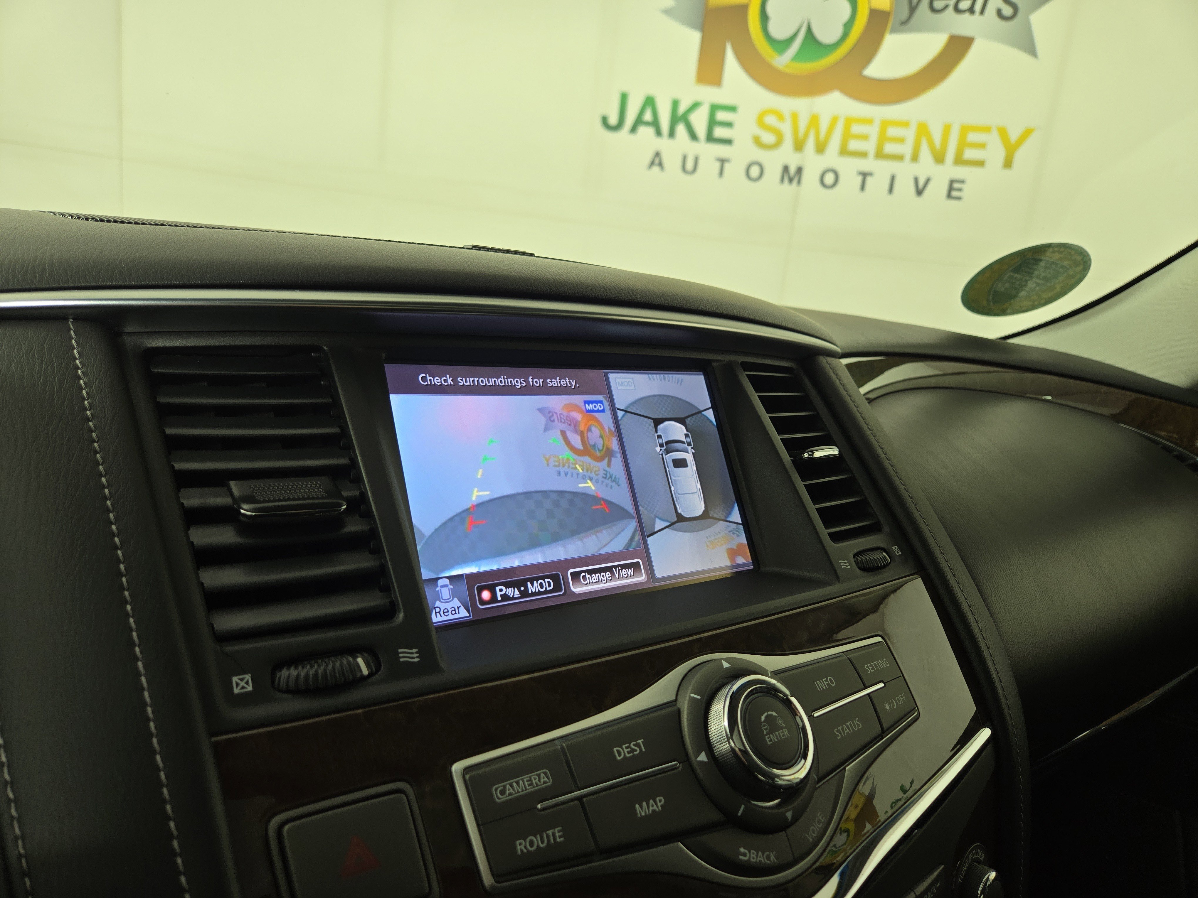 Used 2017 INFINITI QX80 4WD w/ Driver Assistance Package image 22