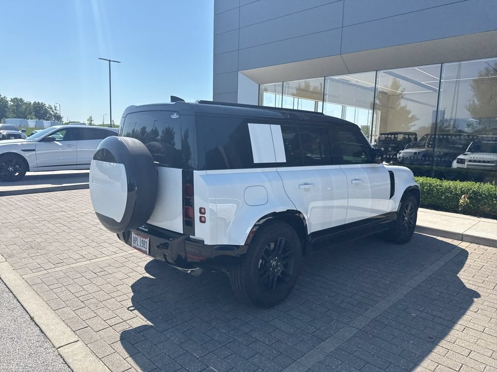 Certified 2025 Land Rover Defender 110 X-Dynamic SE AWD/4WD image 5